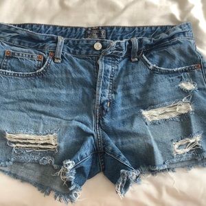 Low rise boyfriend short